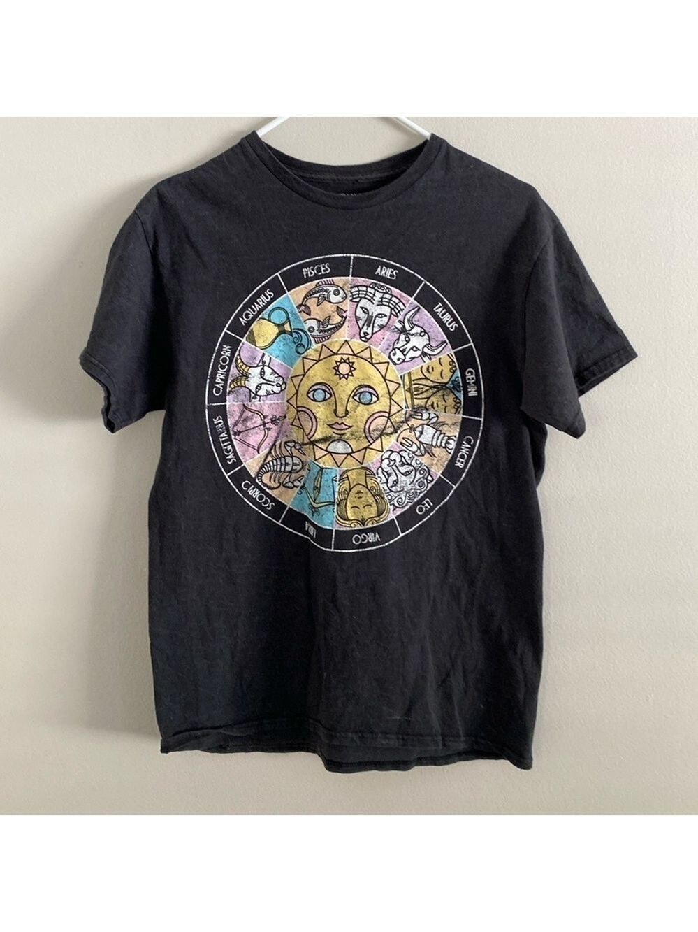 Chemistry zodiac signs T-shirt